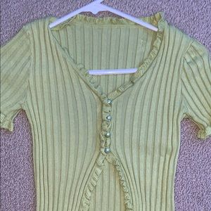 RIBBED GREEN BUTTON TOP